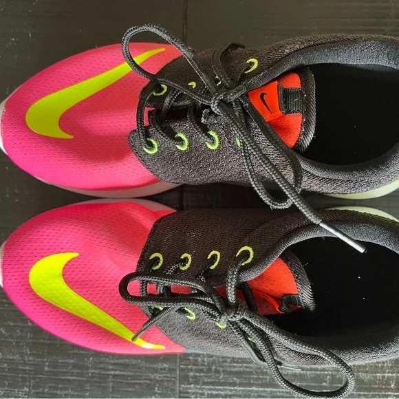 Nike Roshe One Bright GS Size 4.5 Y - Picture 6 of 8